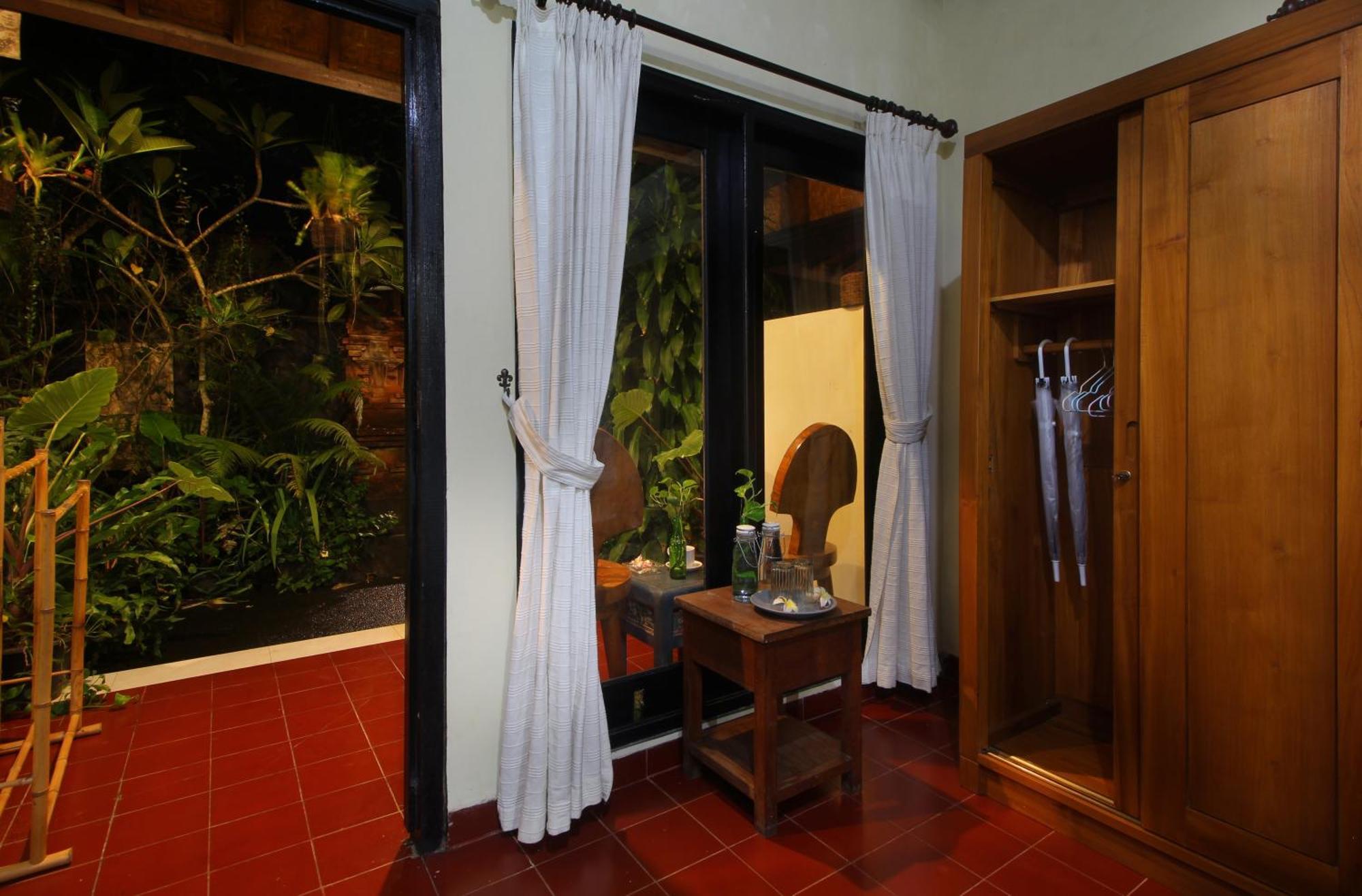 Sari Gong Guest House, A Trishula Collection อูบุด ภายนอก รูปภาพ