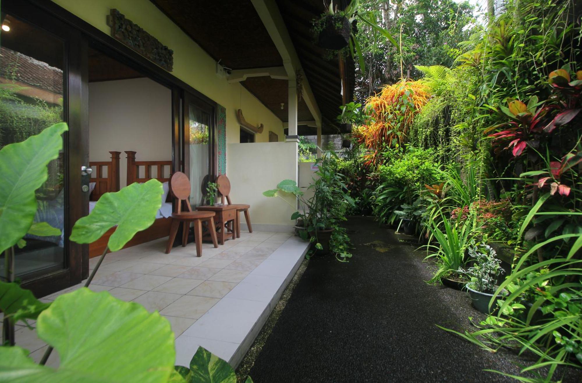 Sari Gong Guest House, A Trishula Collection อูบุด ภายนอก รูปภาพ